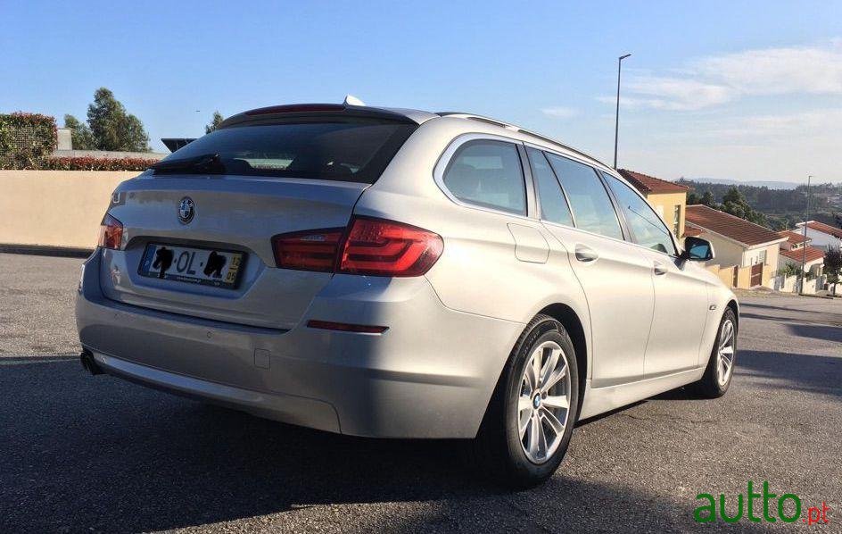 2012' BMW 520 Touring photo #2