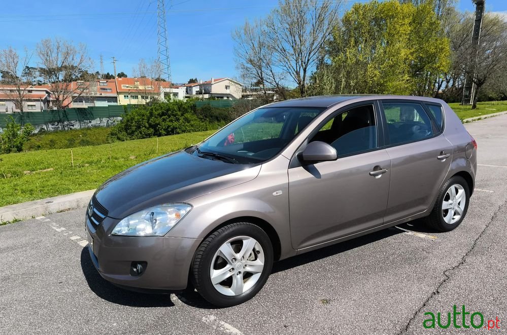 2009' Kia Ceed 1.4 Cvvt Ex Isg photo #3