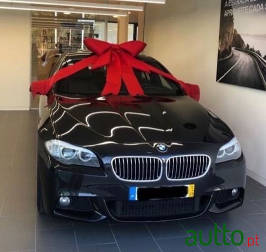 2012' BMW 520 photo #2