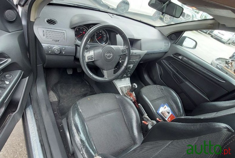 2005' Opel Astra photo #5