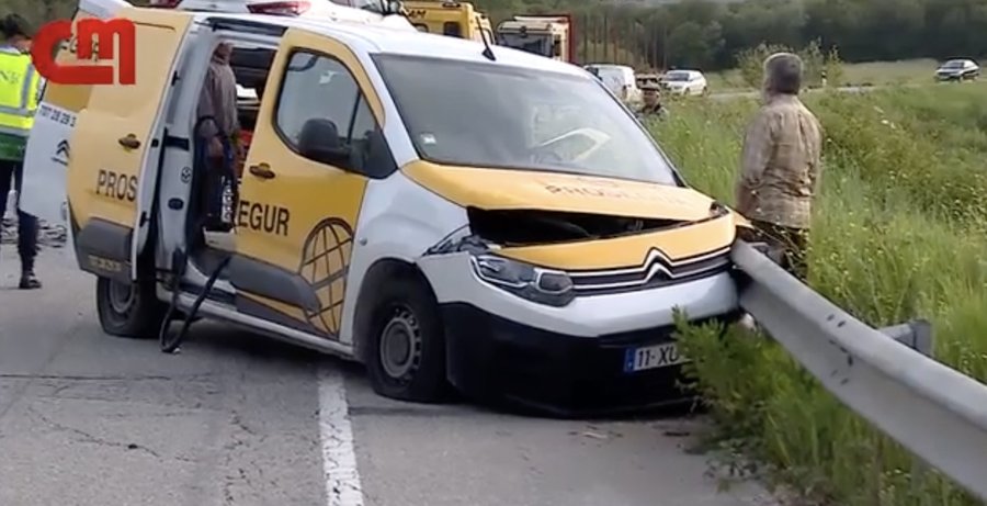 Dois feridos numa colisão entre dois carros em Albergaria-a-Velha