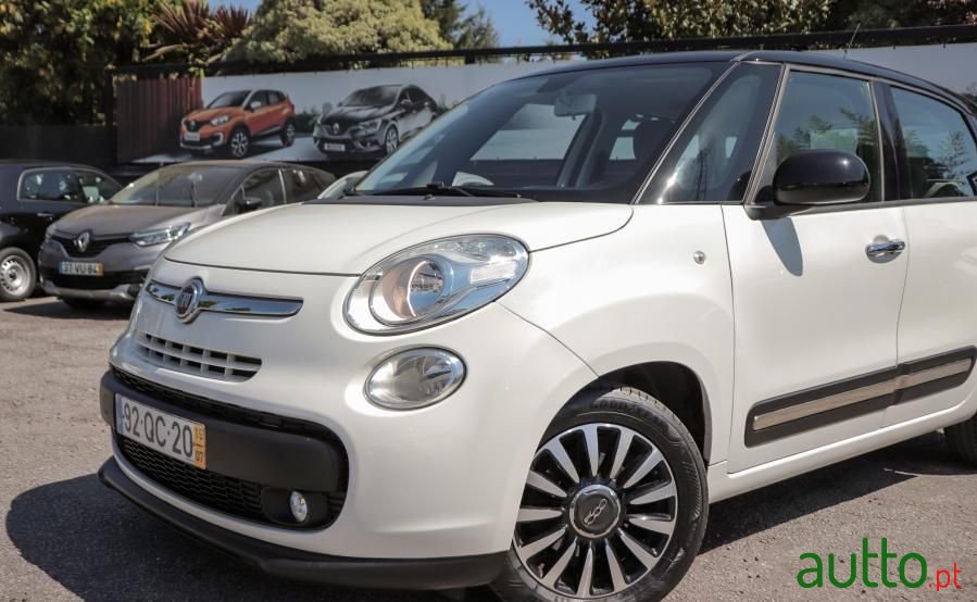 2015' Fiat 500L photo #4