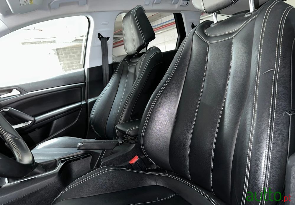 2015' Peugeot 308 1.6 Bluehdi Allure photo #5