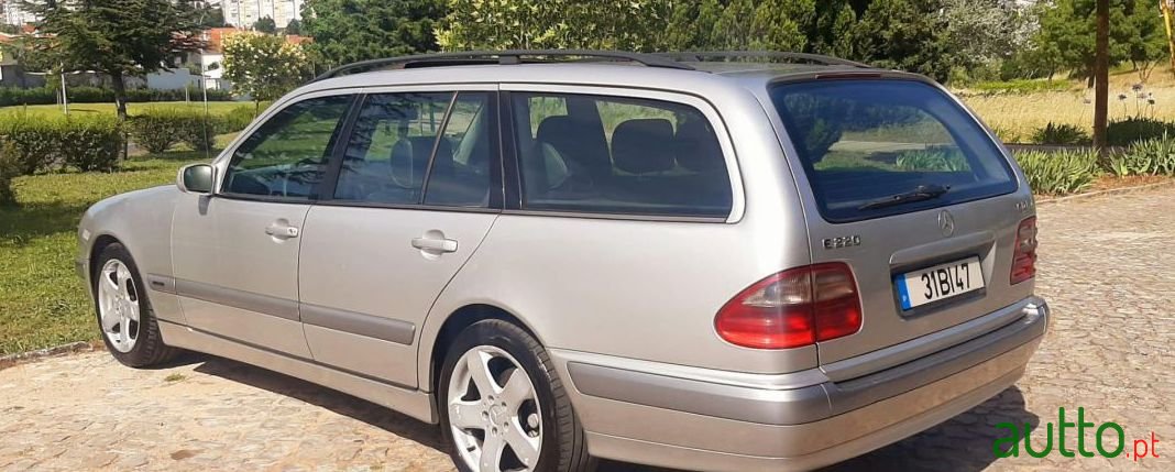 1999' Mercedes-Benz E-220 photo #4