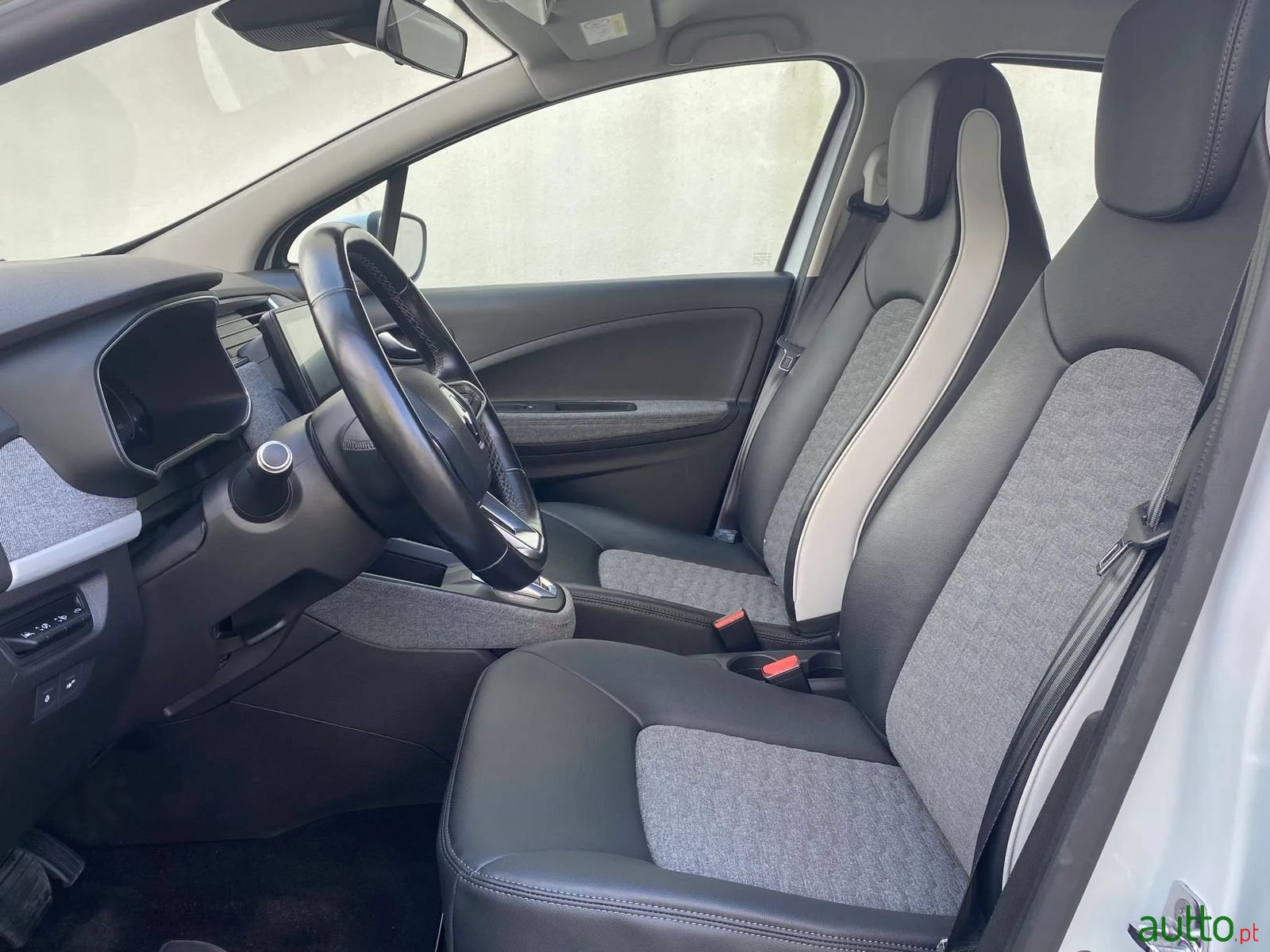 2020' Renault Zoe photo #3