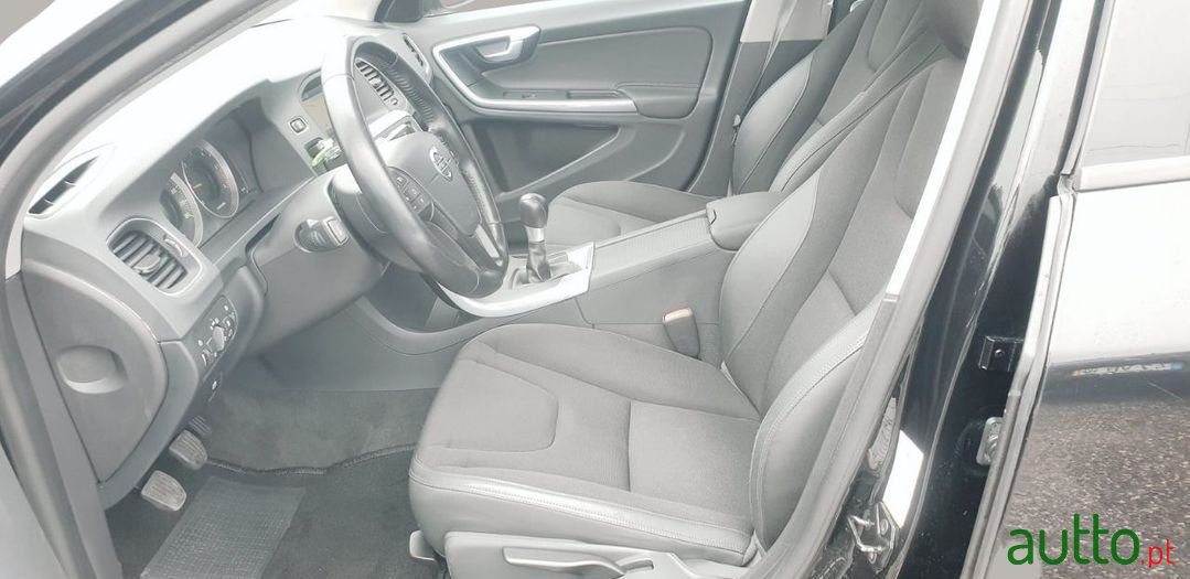 2012' Volvo V60 photo #5