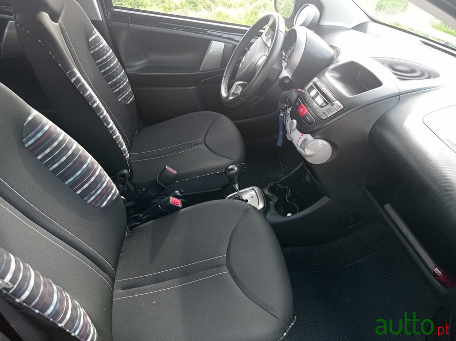 2012' Citroen C3 photo #5