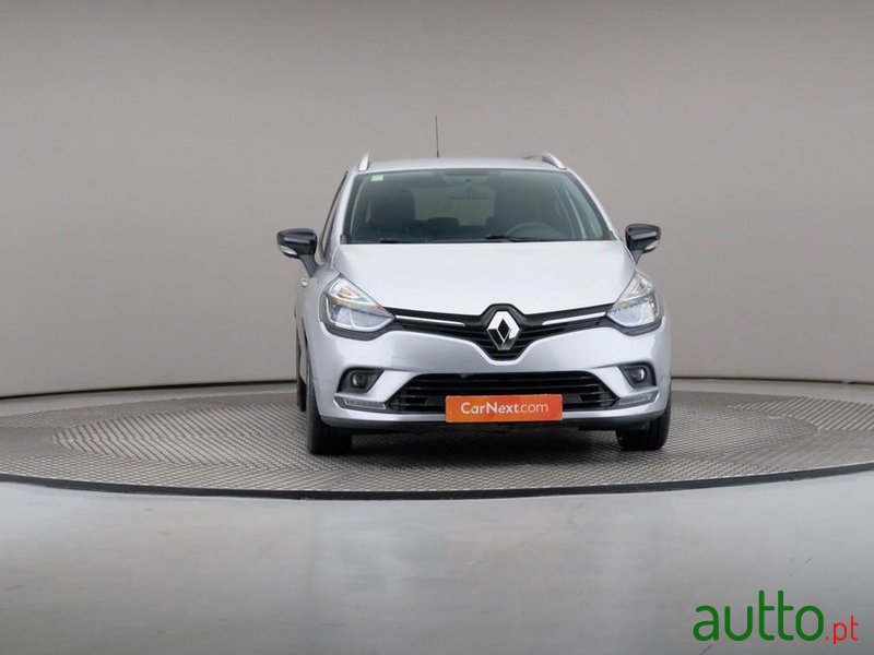 2017' Renault Clio Sport Tourer photo #3