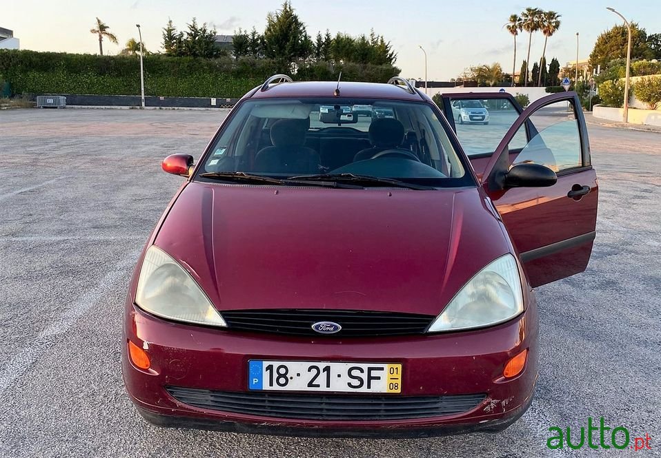 2001' Ford Focus photo #2