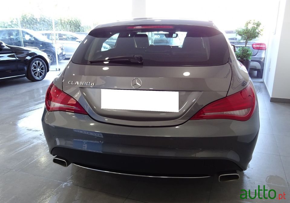 2016' Mercedes-Benz Cla-180 photo #5
