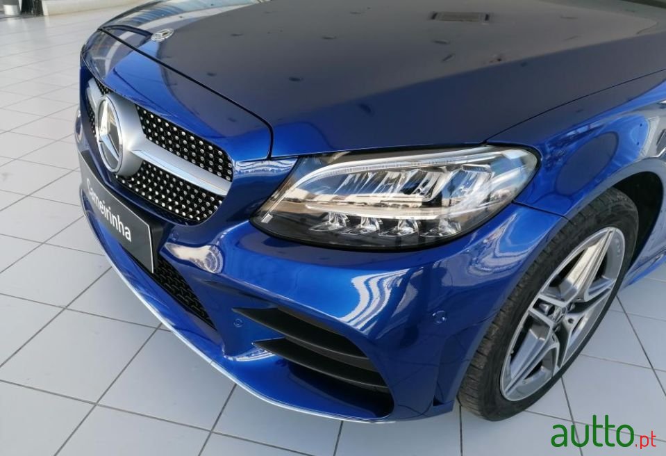 2020' Mercedes-Benz C-300 photo #2