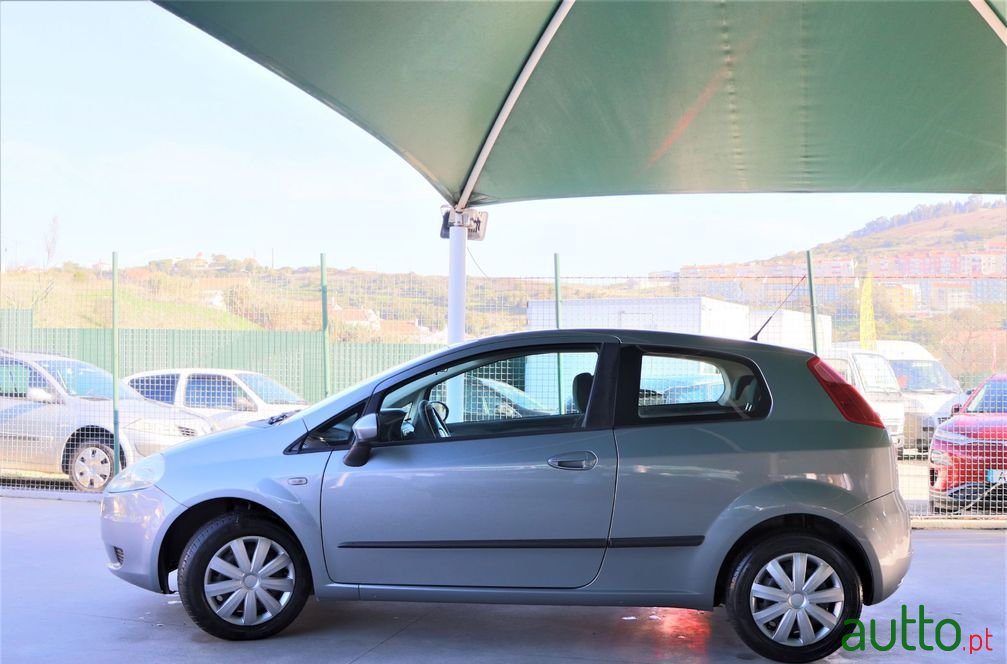 2009' Fiat Grande Punto photo #4