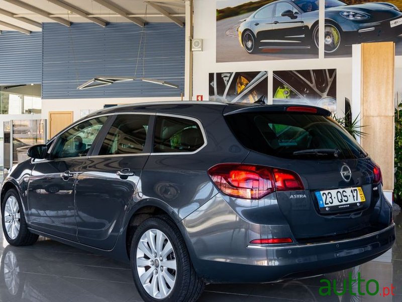2015' Opel Astra Sports Tourer photo #4