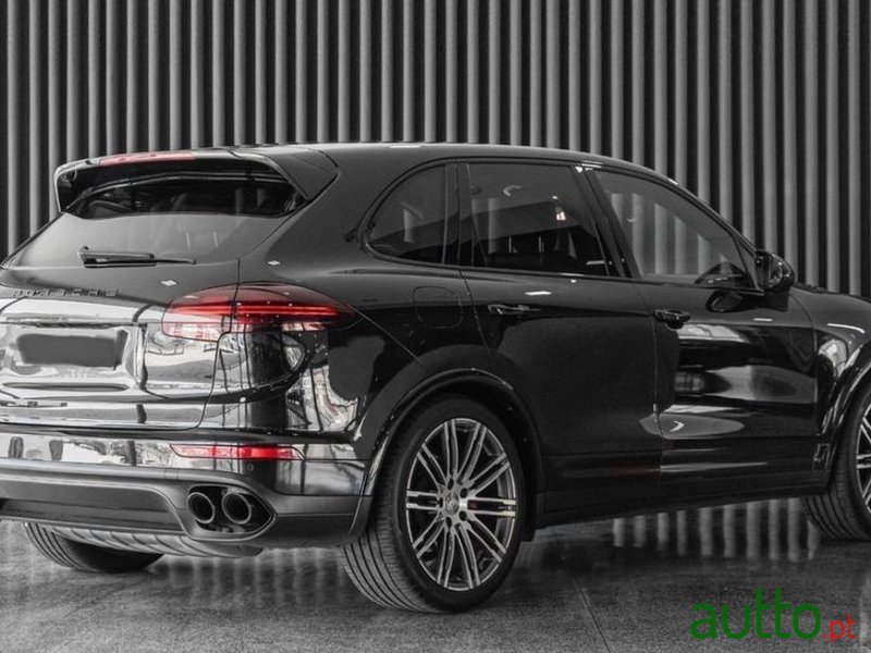 2015' Porsche Cayenne photo #5