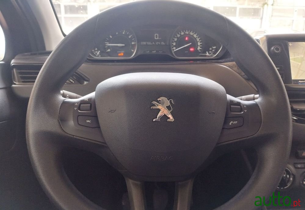2018' Peugeot 208 photo #5