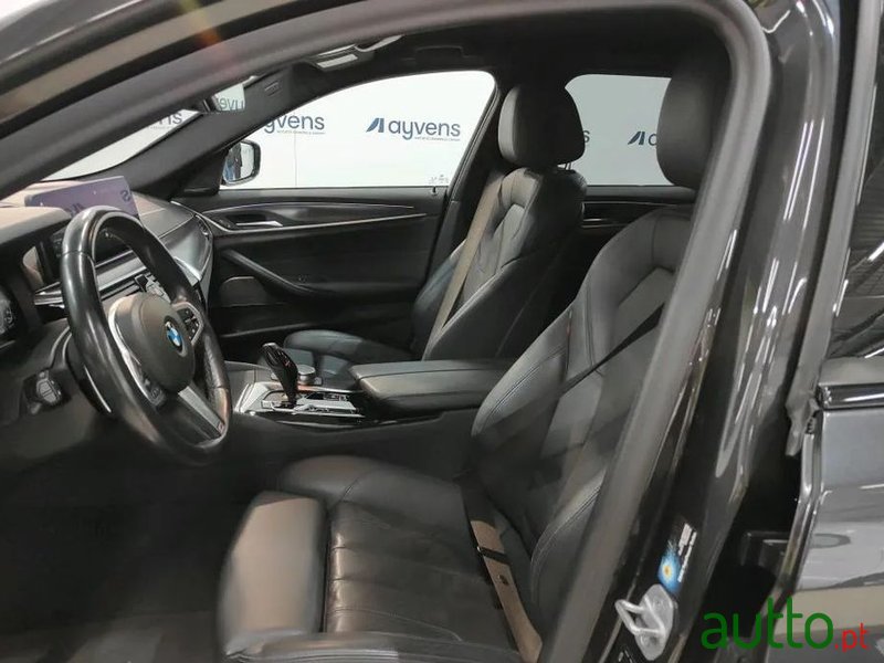 2021' BMW Série 5 E Pack photo #3