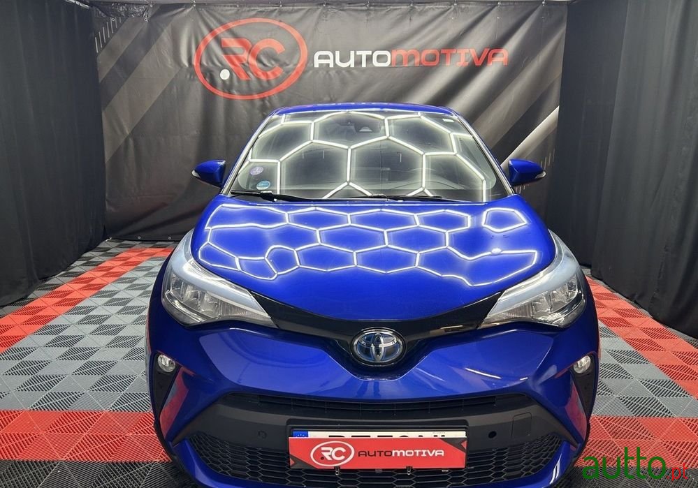 2021' Toyota C-HR photo #2