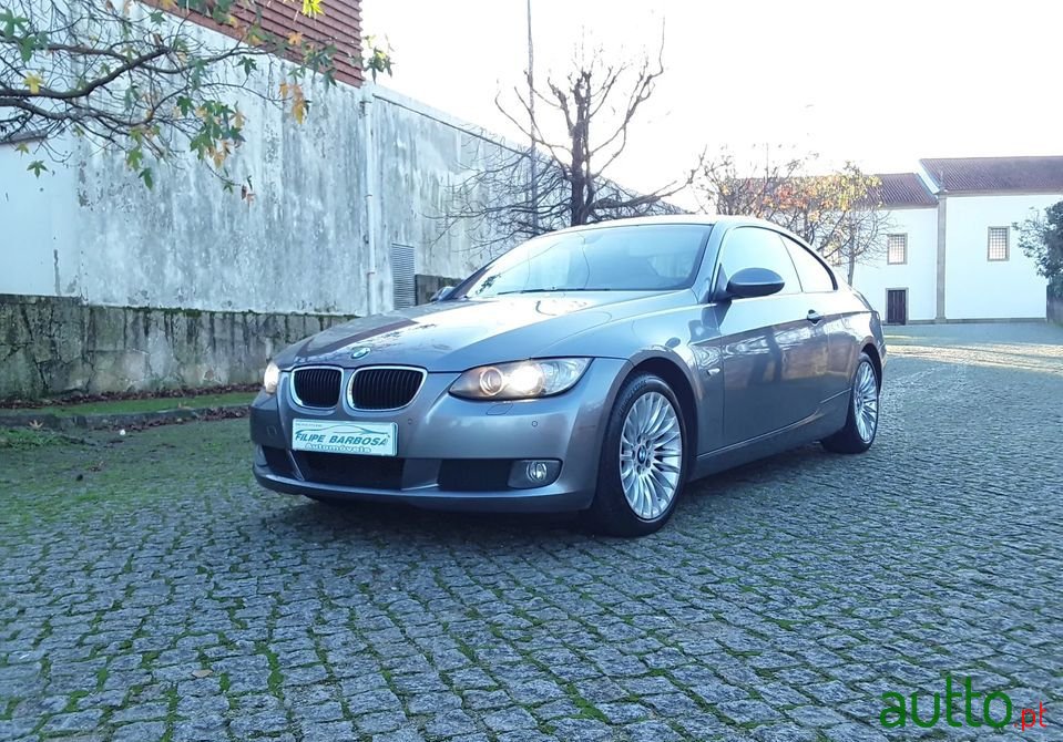 2008' BMW 320 photo #3