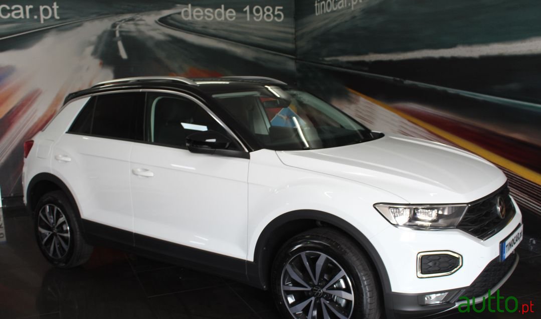 2021' Volkswagen T-Roc photo #3