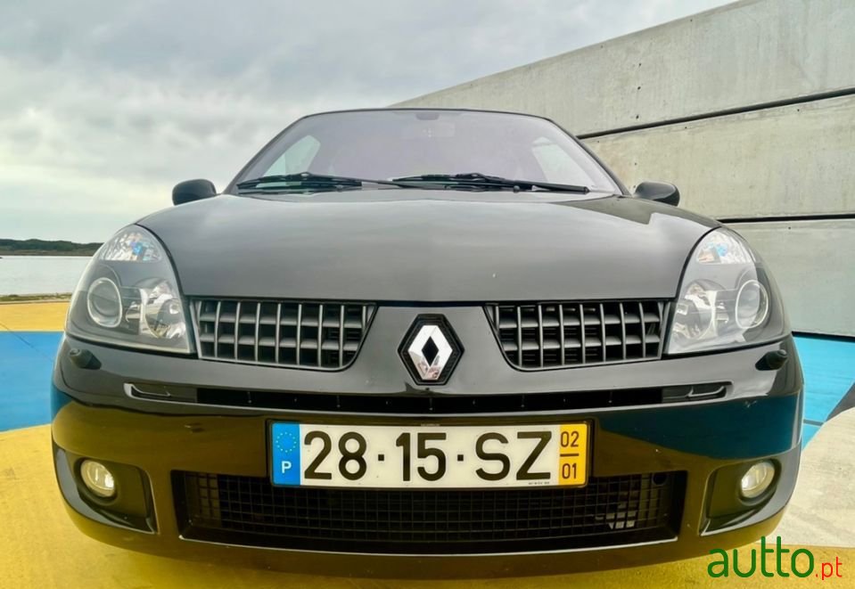 2001' Renault Clio Sport photo #6