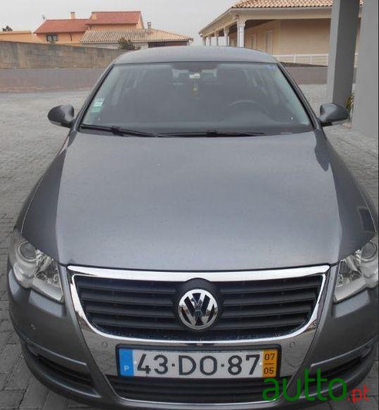 2007' Volkswagen Passat photo #3