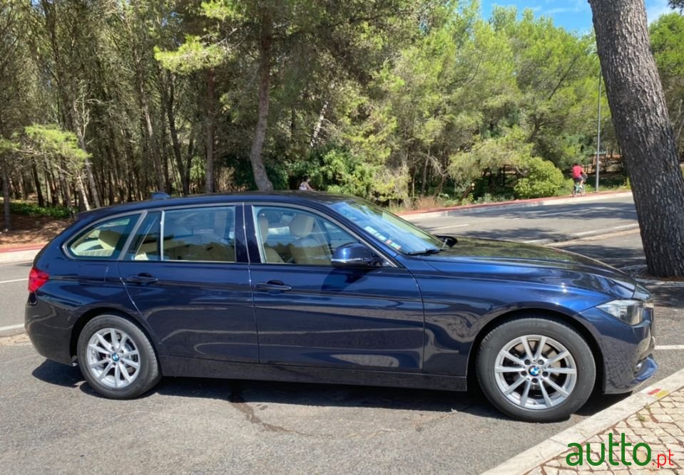 2015' BMW 318 photo #2