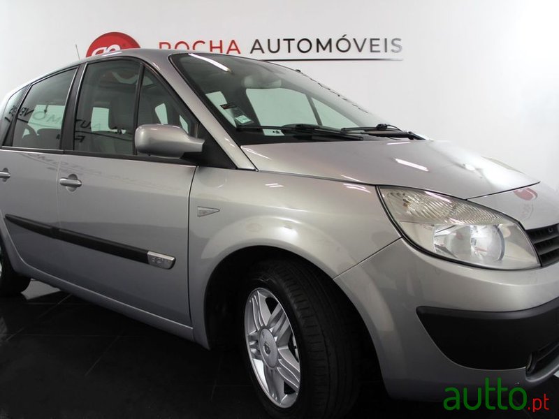 2005' Renault Scenic 1.5 Dci Dynamique photo #3