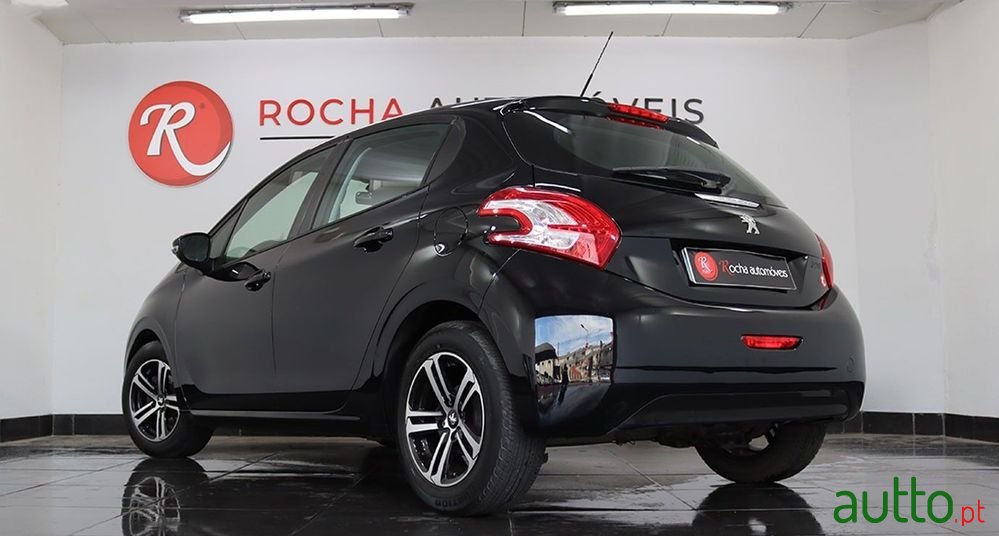 2013' Peugeot 208 photo #4