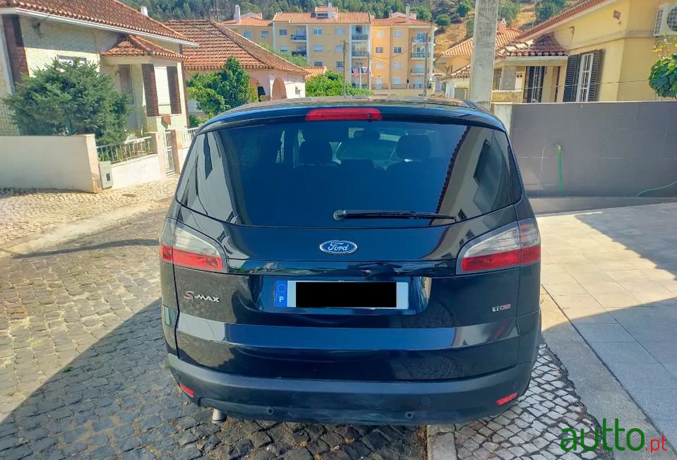 2009' Ford S-Max photo #4