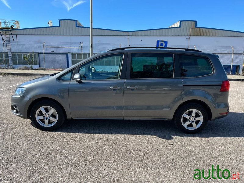 2013' SEAT Alhambra photo #2