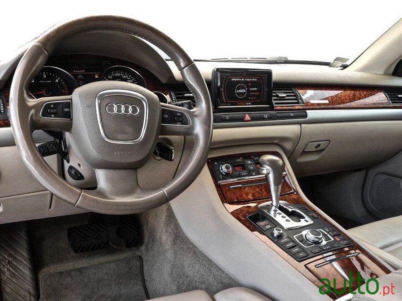 2010' Audi A8 photo #6