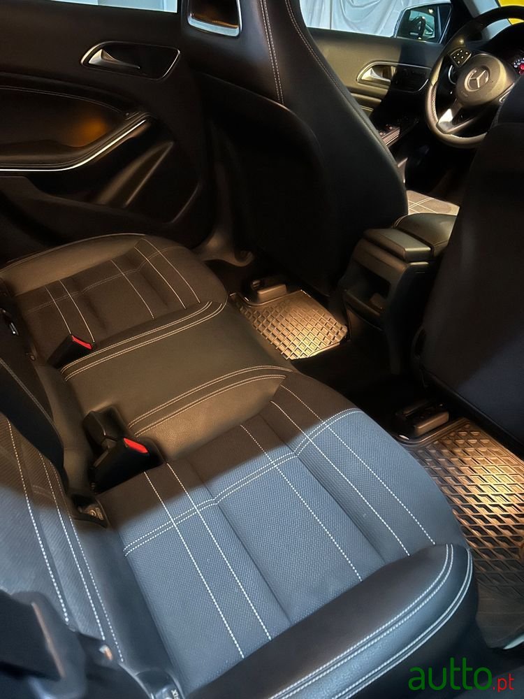 2016' Mercedes-Benz Classe Gla photo #3