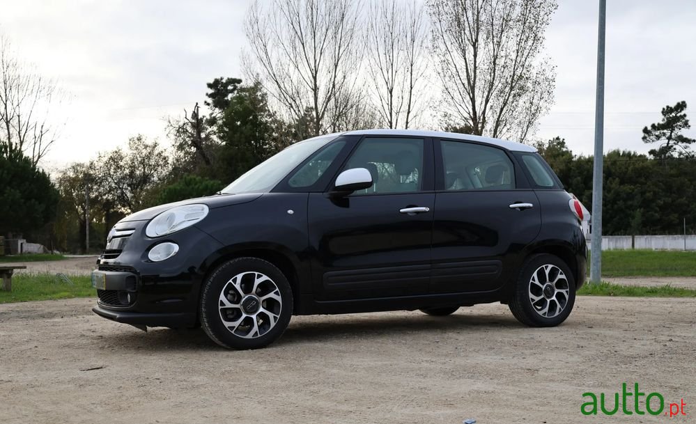 2017' Fiat 500L photo #1