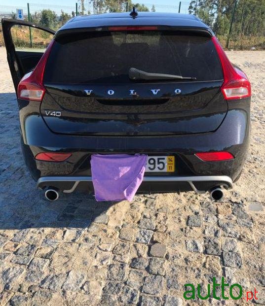 2014' Volvo V40 R Design photo #2