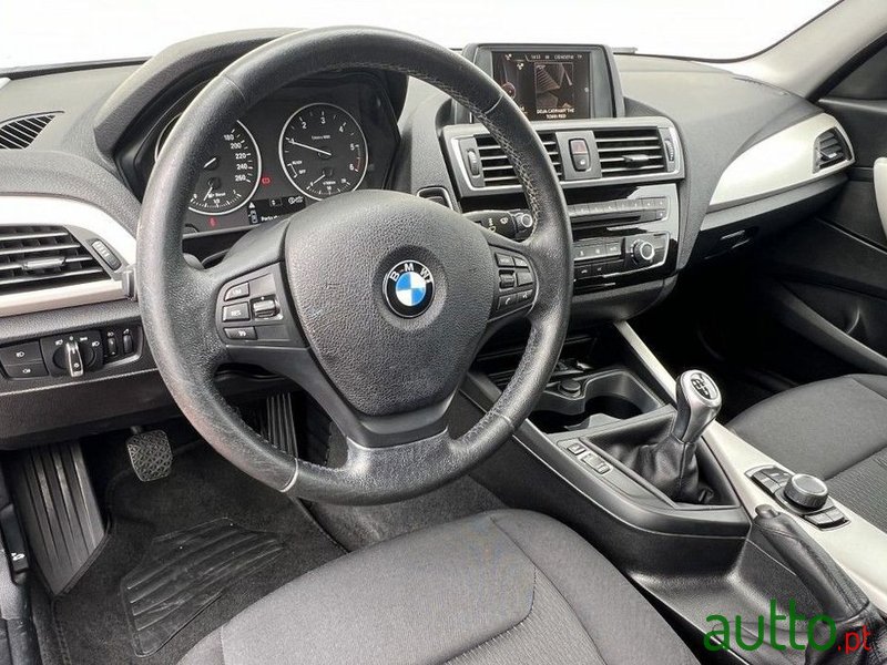 2016' BMW Série 1 D Line Urban photo #2