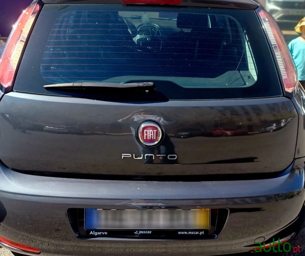 2014' Fiat Punto photo #2