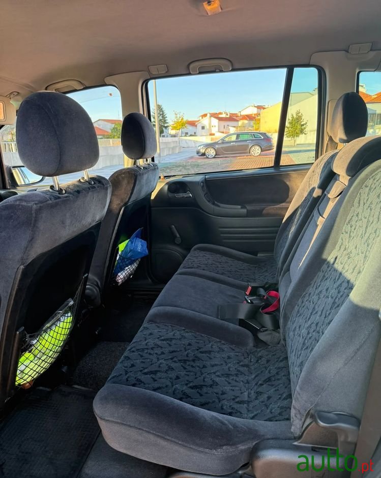 2000' Opel Zafira photo #5