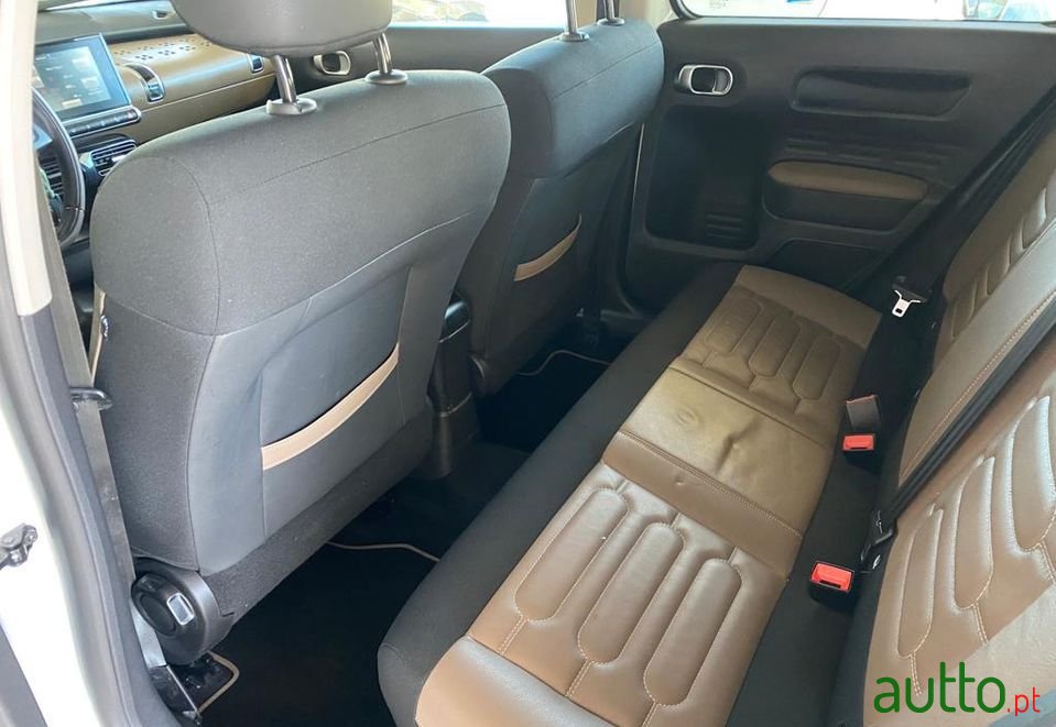 2015' Citroen C4 Cactus photo #5