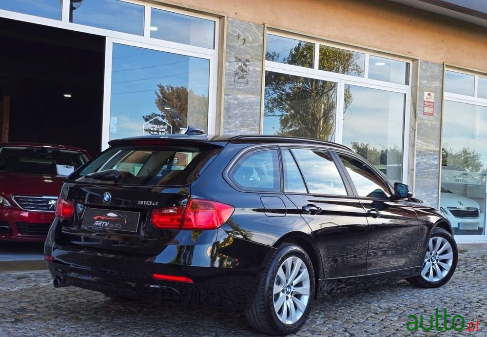 2015' BMW Série 3 D Touring photo #4