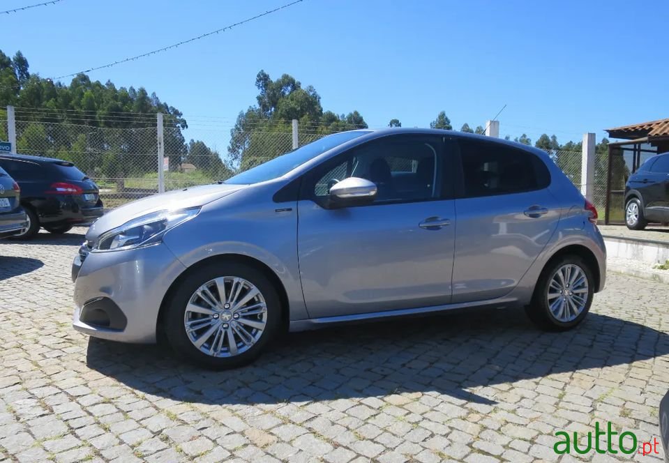 2018' Peugeot 208 photo #3