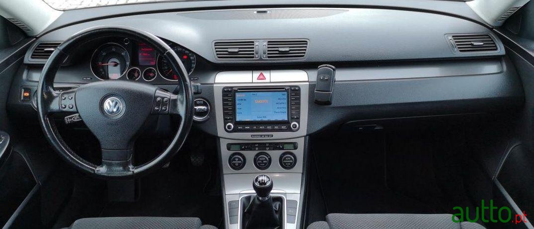 2006' Volkswagen Passat Variant photo #4