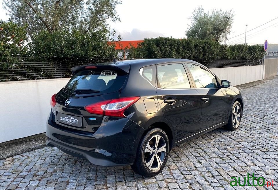 2015' Nissan Pulsar photo #2