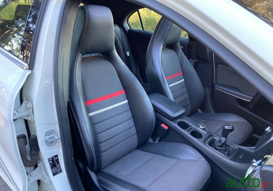 2013' Mercedes-Benz A-180 photo #4