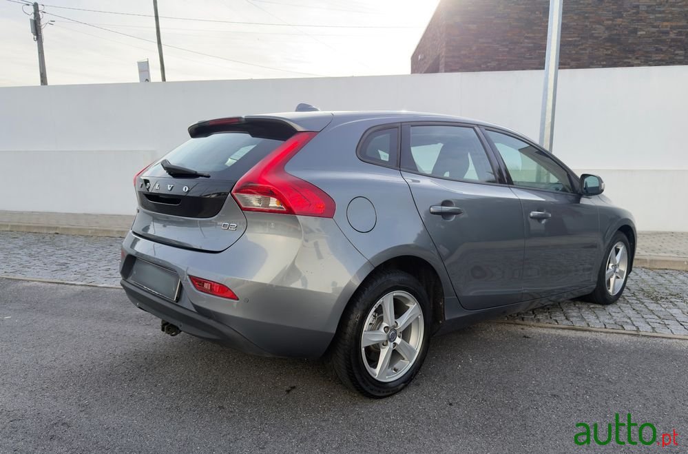 2014' Volvo V40 photo #6