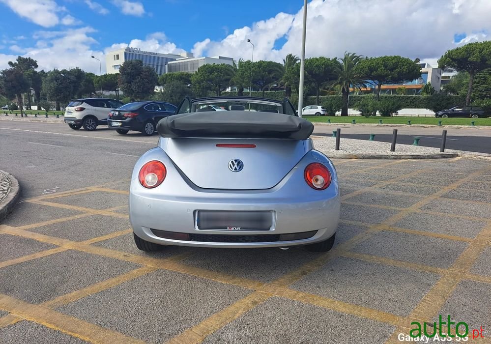 2008' Volkswagen New Beetle photo #4