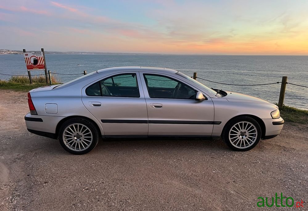 2002' Volvo S60 2.4 D5 photo #2