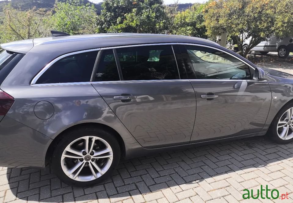 2015' Opel Insignia Sports Tourer photo #5