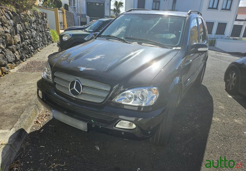 2001' Mercedes-Benz Classe M Standard photo #2