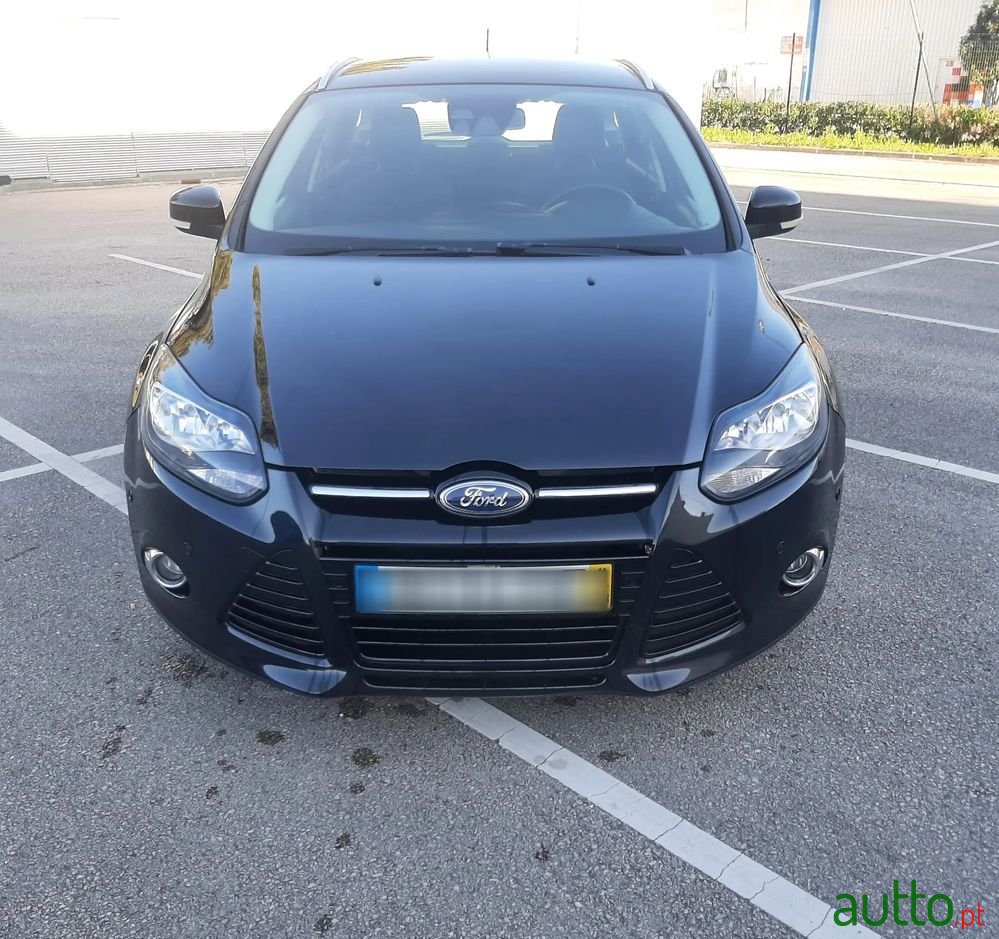 2011' Ford Focus Sw photo #2