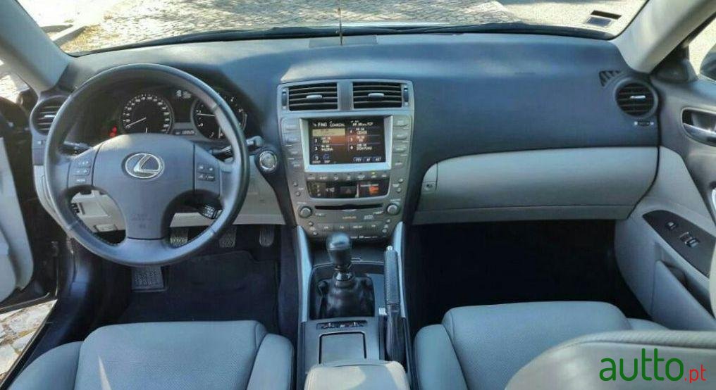 2006' Lexus Is 220 D photo #2